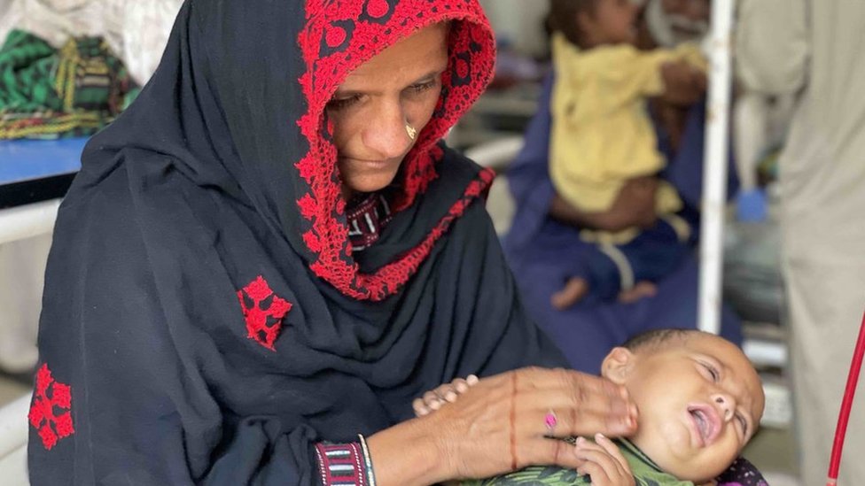 Pakistan flood survivors battle rising tide of disease