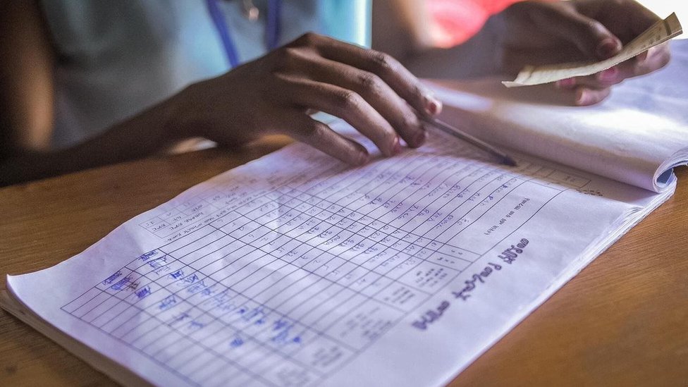 Akamning jinsiy olatini korib hayron boldim.