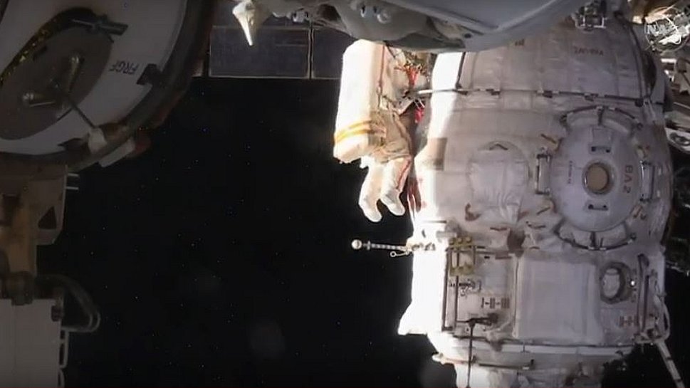 ISS: Spacewalk cosmonauts investigate mystery hole