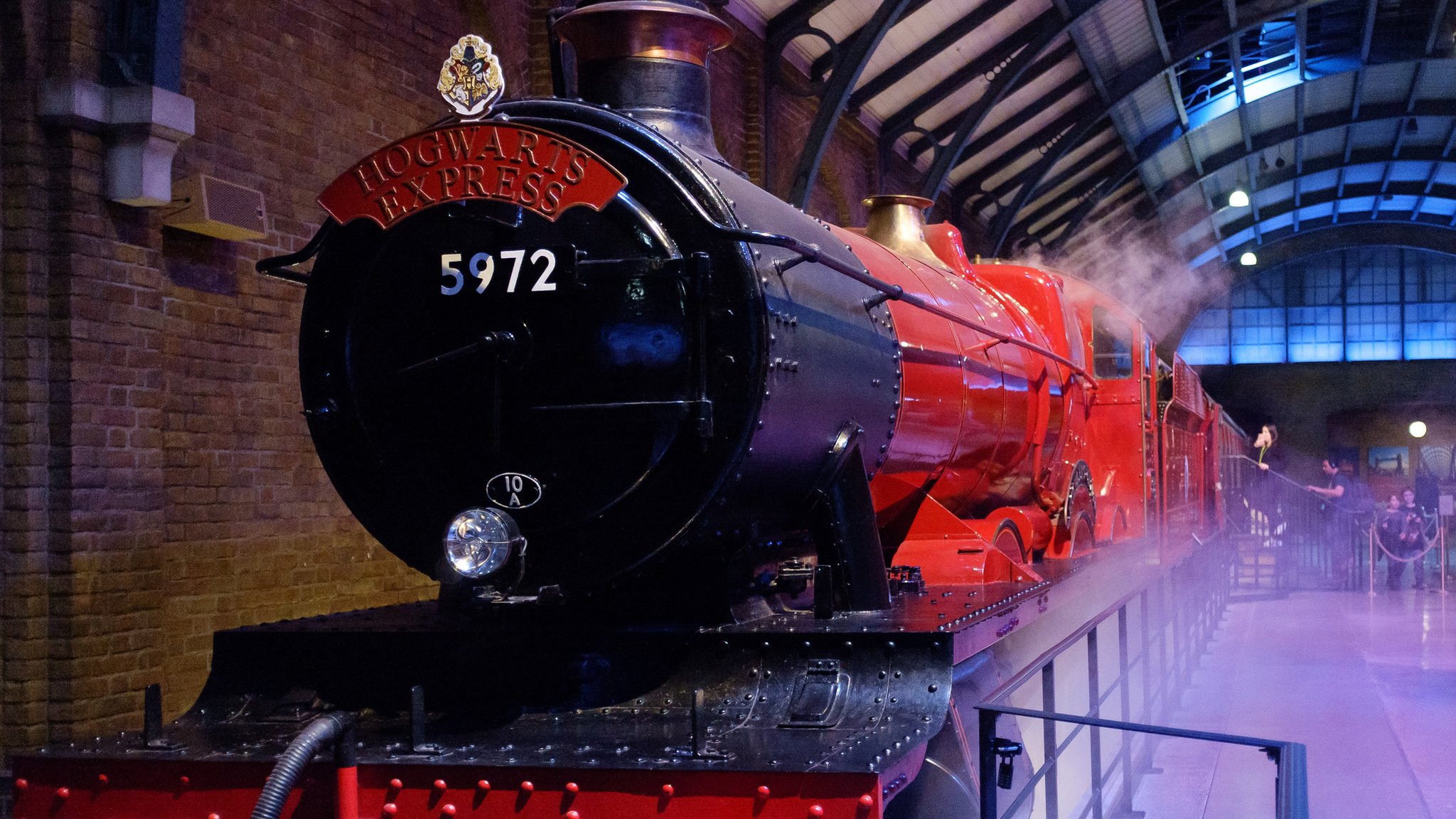  cómo el tren de Harry Potter pasó de  un depósito de chatarra al cine - BBC News Mundo