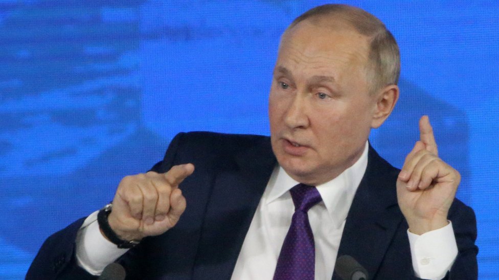 Putin scraps trademark year-end news conference