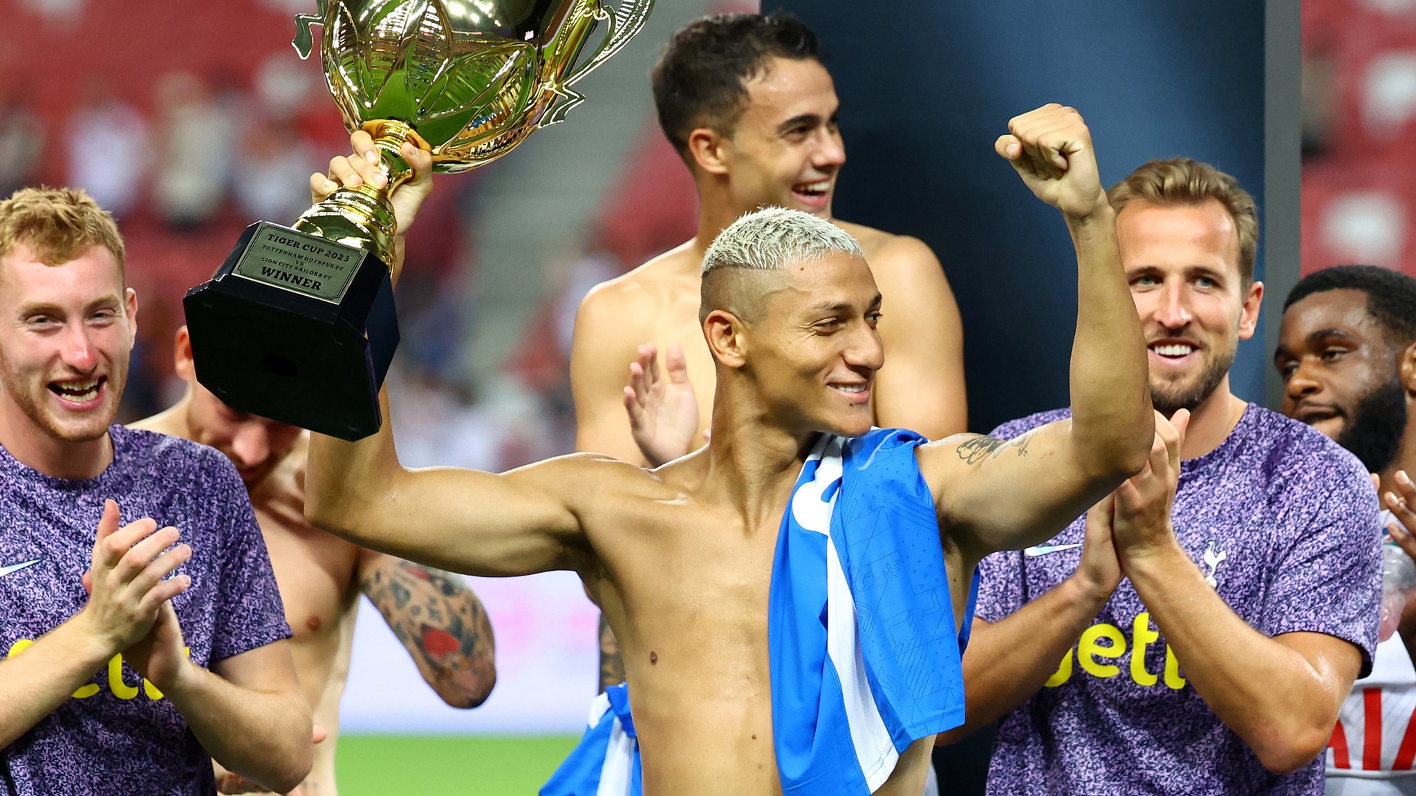 EL王者　リチャーリソン　SPURS Tottenham 5-1 Lion City Sailors: Richarlison impresses Ange