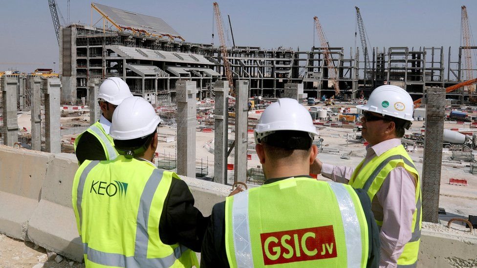 عمال إنشاءات في قطر