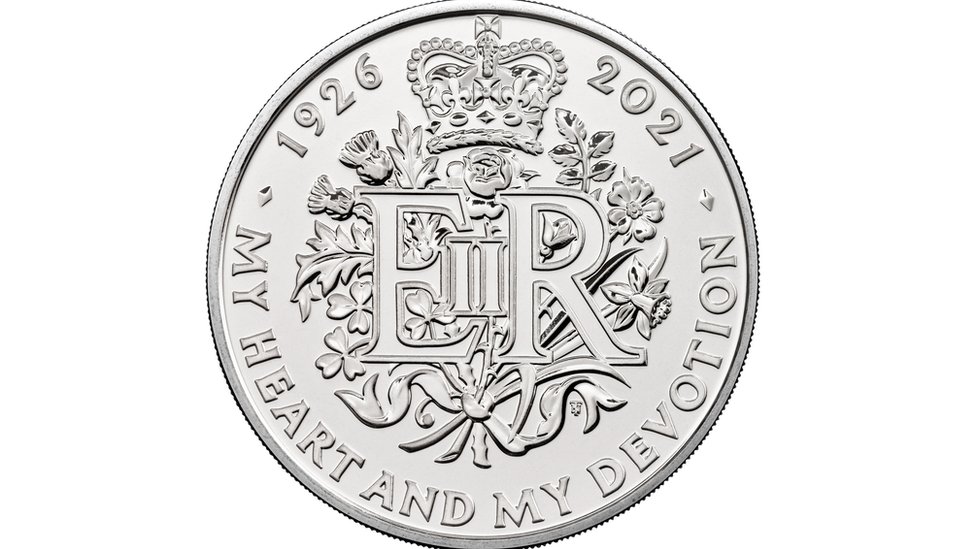 New £5 coin to mark Queen's 95th birthday - BBC News