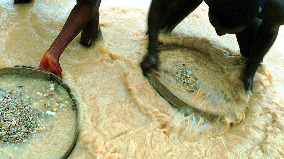 La búsqueda de diamantes es un trabajo bastante común en la zona orienta de Sierra Leona.