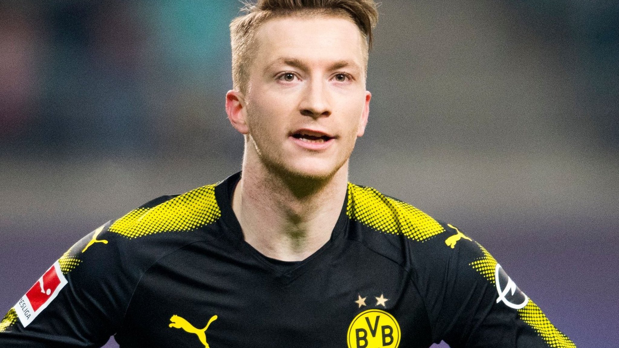Winger Reus signs new Dortmund contract to 2023