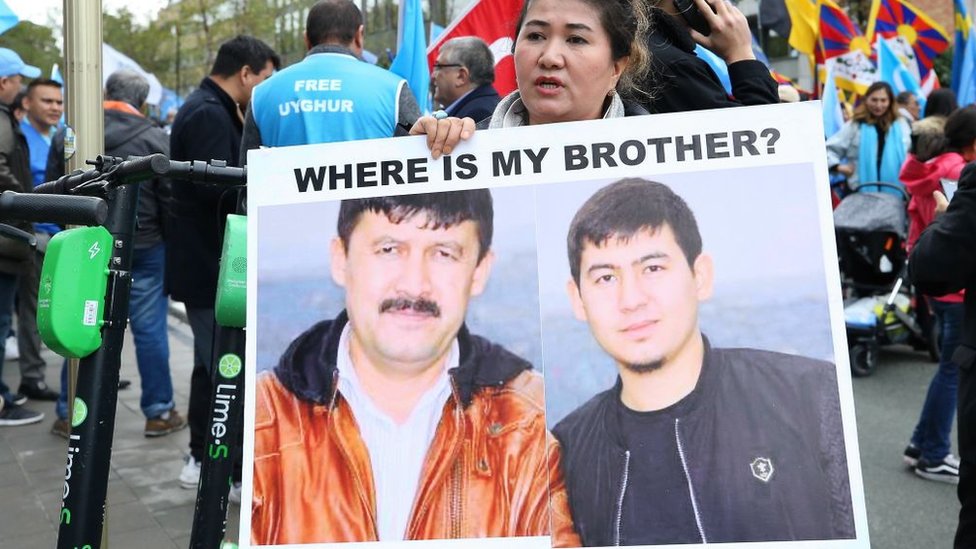 Xxx kengroq oyoqlar Porno filmlar va porno aktrisalar