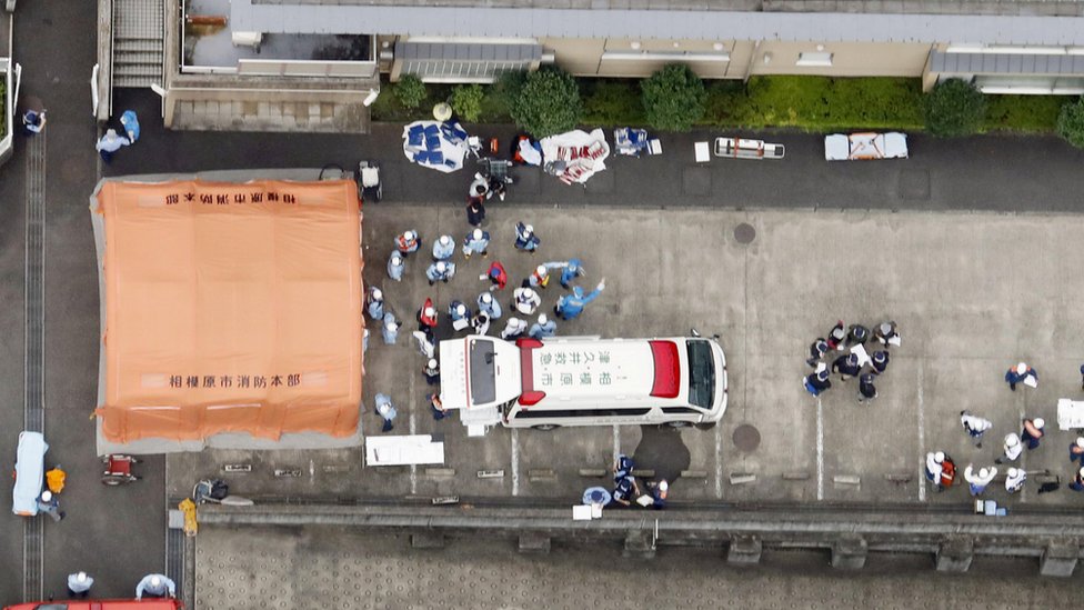 相模原市の障害者施設に刃物男 19人死亡、20人重傷 - BBCニュース