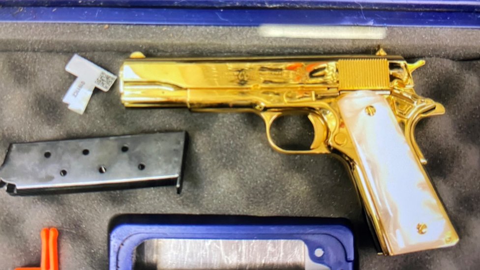 US woman arrested in Sydney airport with golden gun