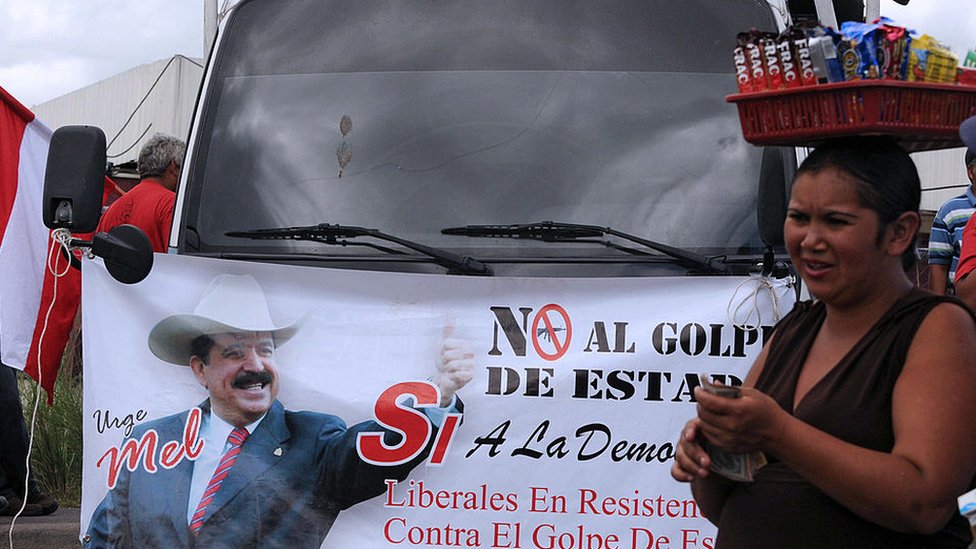 Protesta contra el golpe a Mel Zelaya