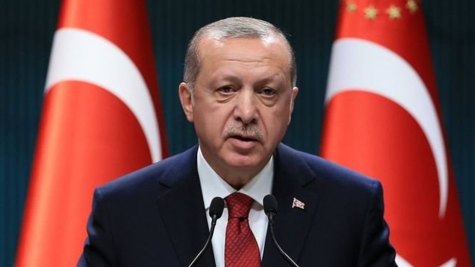 Mengapa Presiden Turki Erdogan perlu mempercepat pemilu?