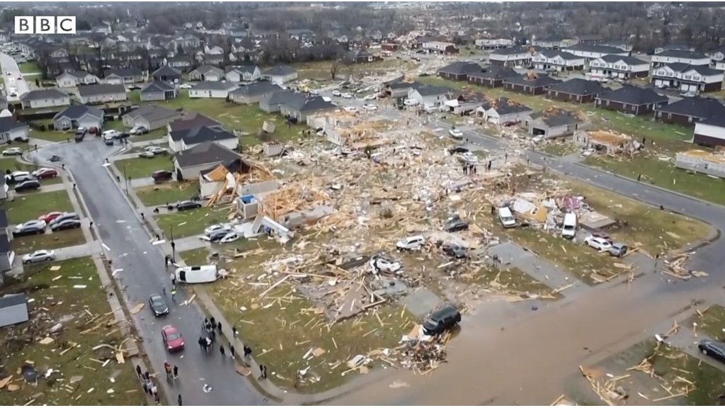 米ケンタッキー州などで猛烈な竜巻 死者100人超か - BBCニュース