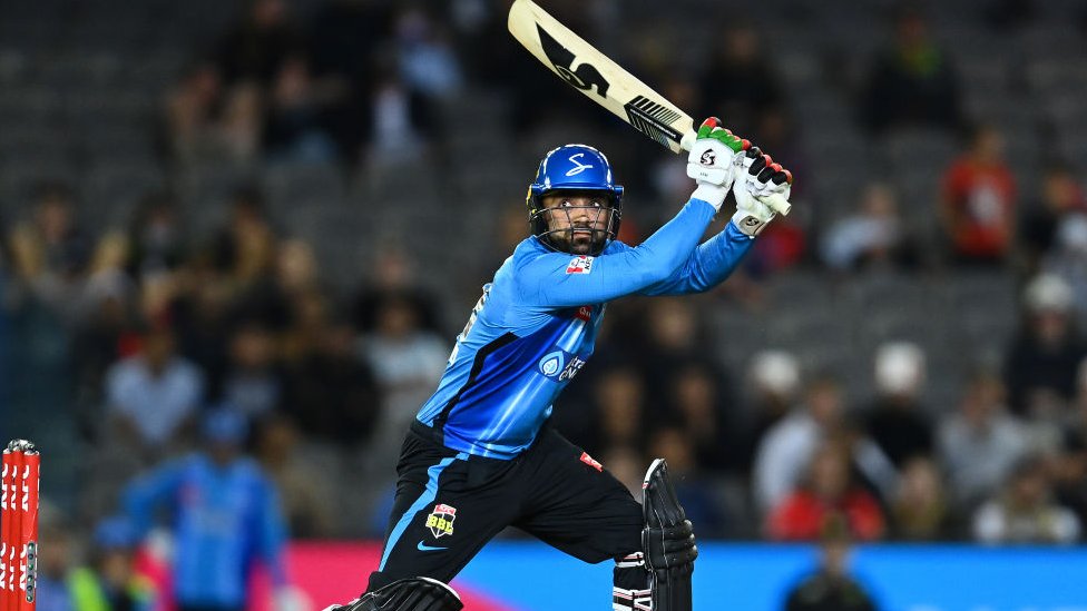 Әйелдер дәретханасындағы жасырын камераның алдыңғы көрінісі