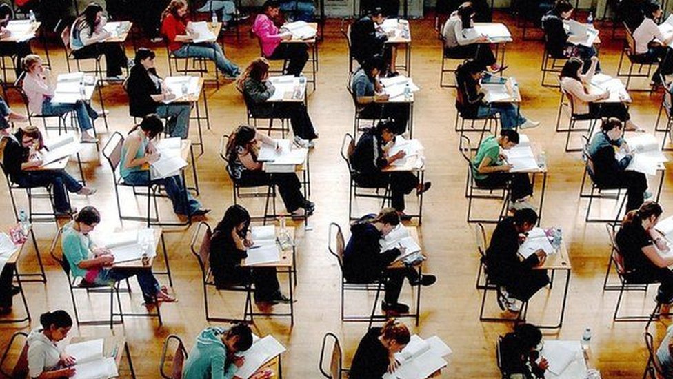 多數英國孩子為了通過考試而參與課後補習