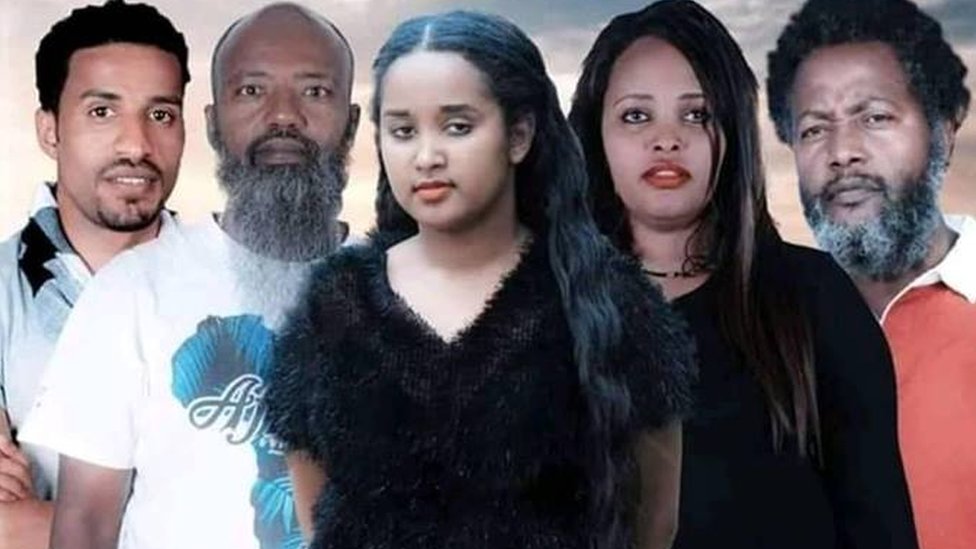 Yosh guruh jinsiy porno tomosha Kelin toyidan oldin porno bilan dam olishga qaror qildi.