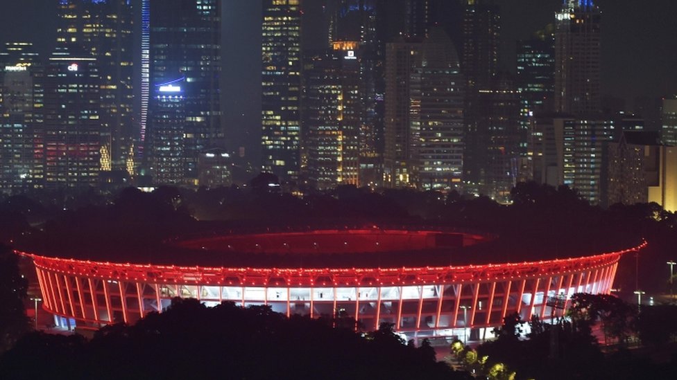 Pengrusakan GBK karena keberingasan massa atau kurang pengamananan?