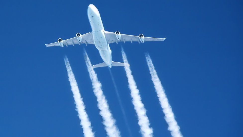 Lo que las estelas de los aviones están haciendo a nuestro planeta (y no tiene que ver con teorías de la conspiración) - BBC News Mundo