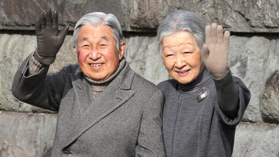 写真で見る】天皇陛下、在位28年 様々な表情 - BBCニュース
