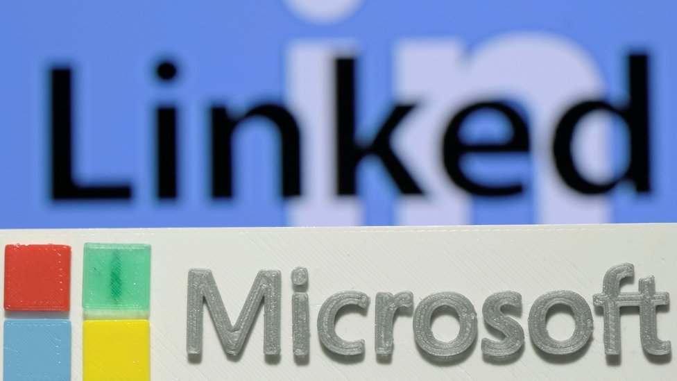 Logotipos de LinkedIn y de Microsoft