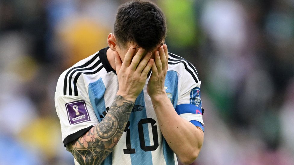 Mundial | Una que se volvió pesadilla: Argentina pierde 2-1 con Arabia Saudita la primera sorpresa de Qatar 2022 - BBC News Mundo