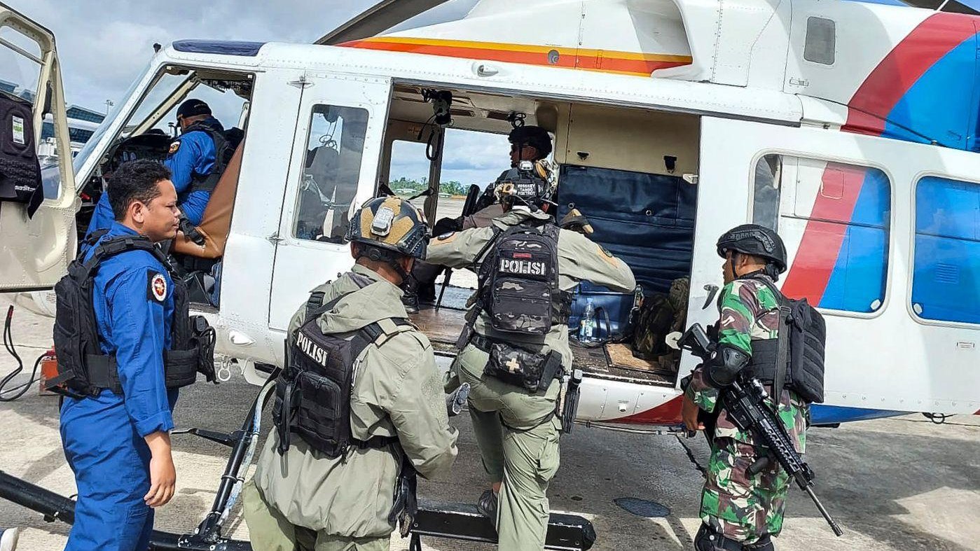 New Zealand pilot taken hostage in Indonesia