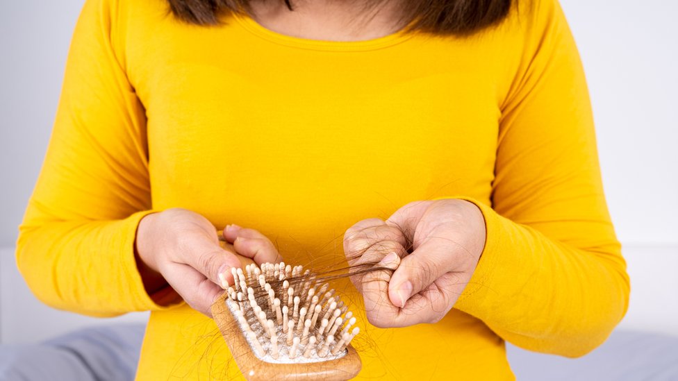 Qolingiz bilan yogsiz yoki boshqa vositalarsiz onanizm qiling Porno jinsiy aloqa onam