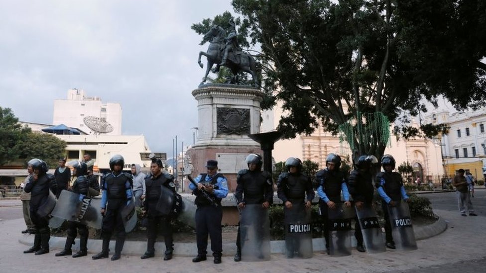 Policía en Honduras..