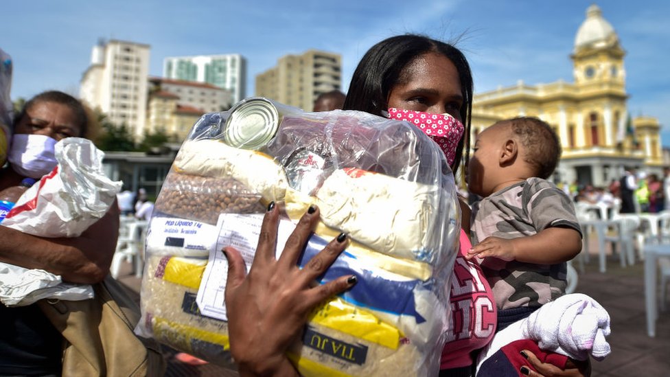 Banco Mundial: Brasil precisa priorizar as quase 1 milhão de famílias  vivendo na pobreza sem Bolsa Família - BBC News Brasil