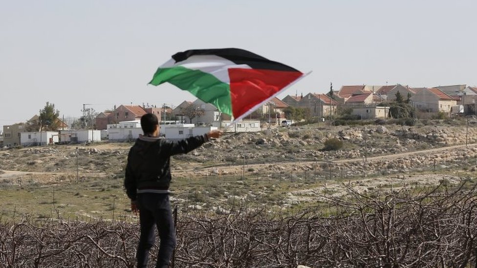 Pembentukan negara Palestina yang berdaulat tak kunjung terwujud setelah perundingan damai berpuluh tahun, dan kini prospeknya makin gelap.
