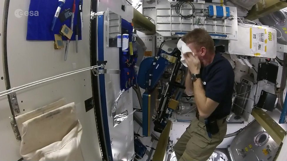 How do you wash in space? CBBC Newsround