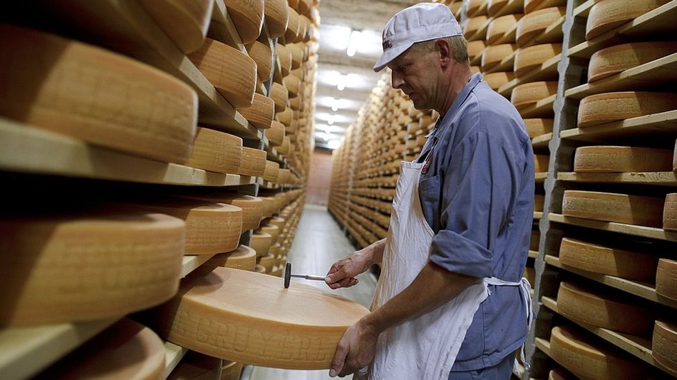 Fábrica de quesos en Suiza