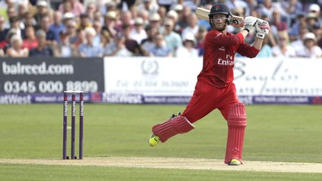 Lancashire pair extend contracts