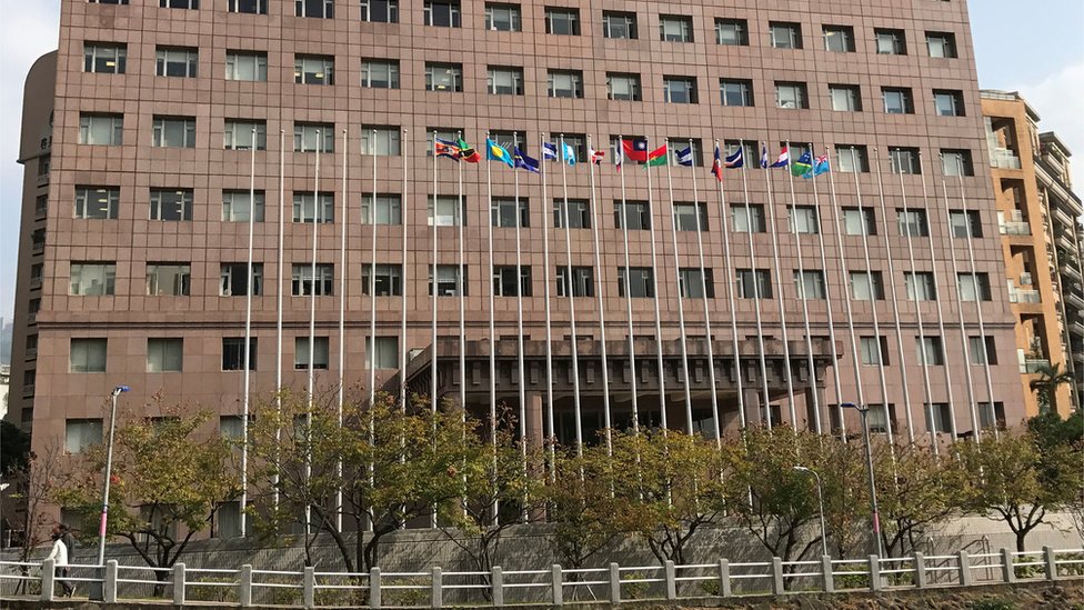 大部分台灣邦交國的大使館都集中在一棟大樓中。