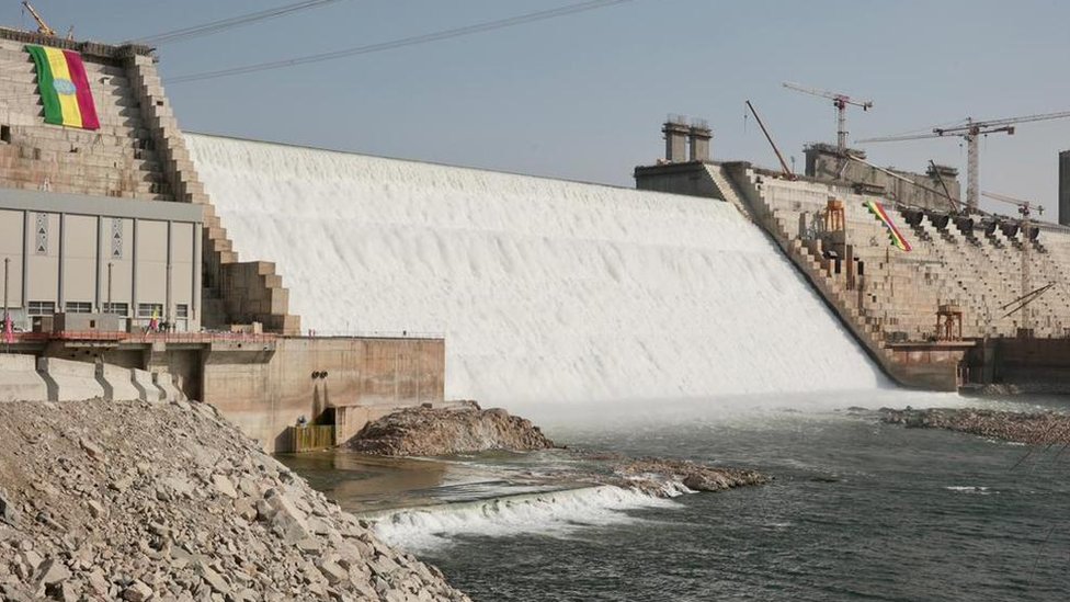 Tolyattidagi mashinada oral seks