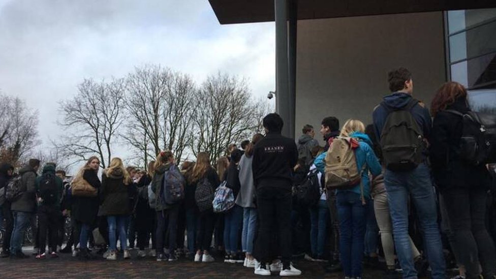 Doktor va bemorning jinsiy aloqa video Garajlar orqasida katta tit porno