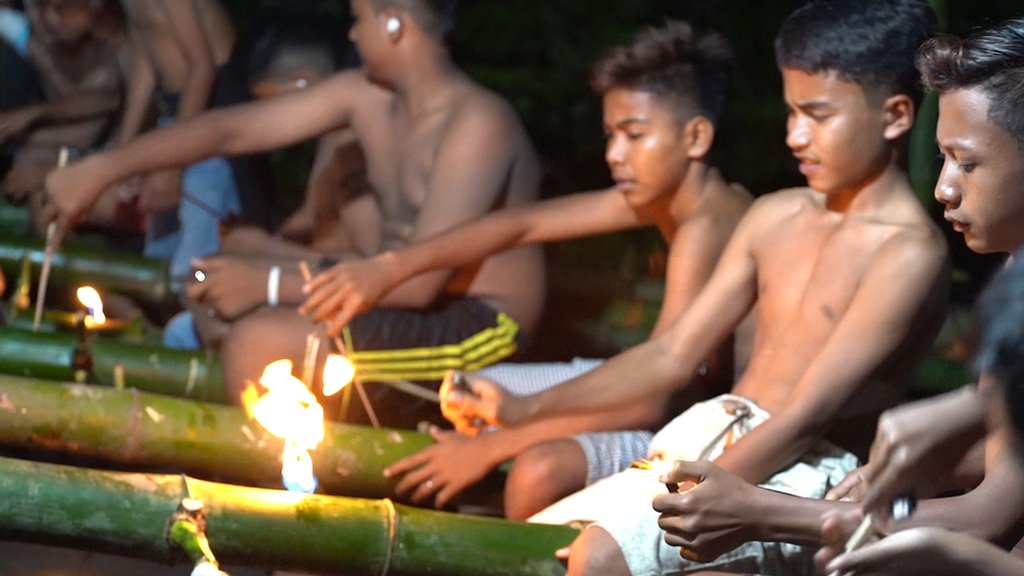 Tradisi Lebaran Aceh Di Tengah Covid 19 Jika Tradisi Yang Hilang Maka Tidak Dapat Dikembalikan Lagi Tapi Jika Orang Yang Meninggal Kita Tahu Pusaranya Bbc News Indonesia