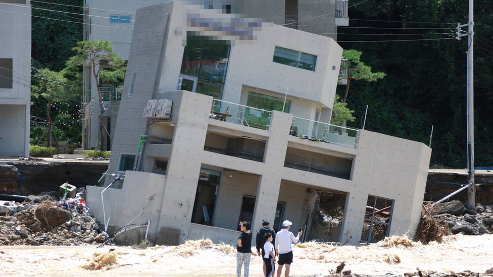 乾燥台地（韓国語） Foil】(252)《乾燥地帯のアーチ道/Arid Archway》[OTJ] 土地U