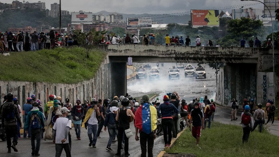 Las protestas en Venezuela han dejado ya miles de heridos. Manifestantes en Caracas