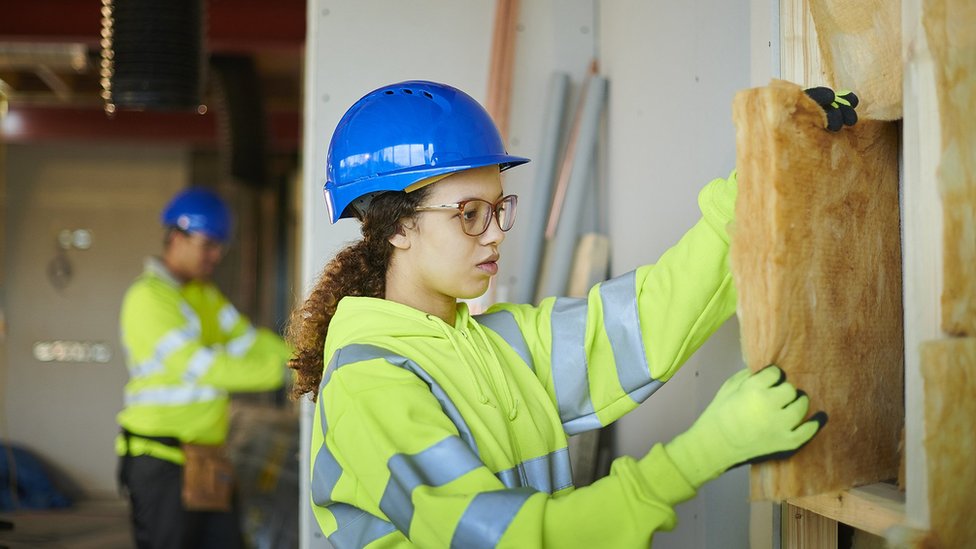 MPs call for 'war effort' to improve insulation