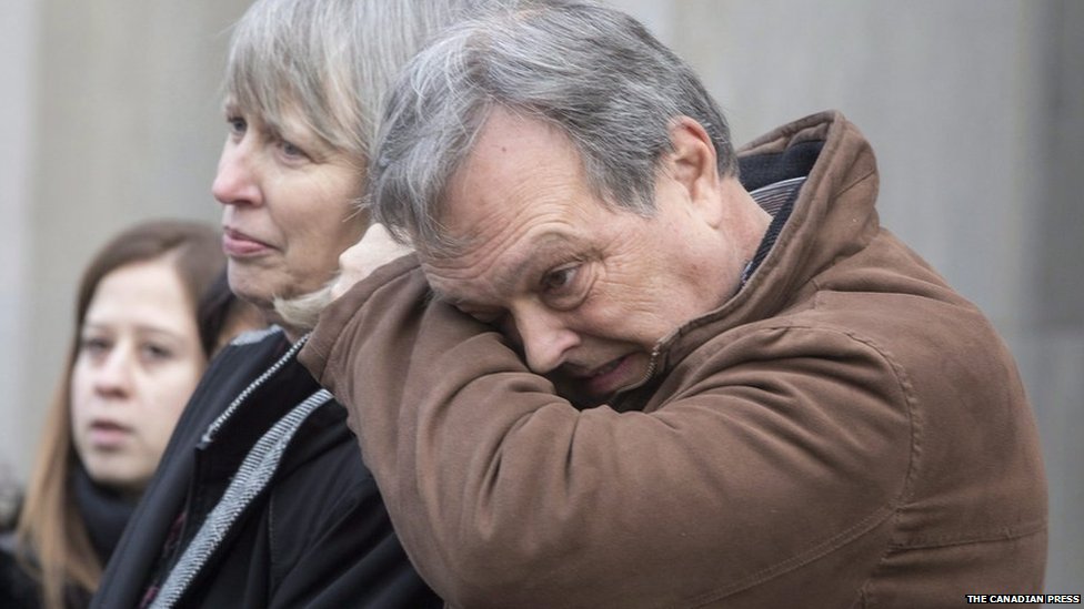 Clayton Babcock al lado de su esposa Linda