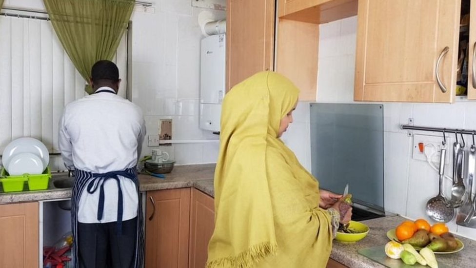 Erotik katta klitoris va labiya