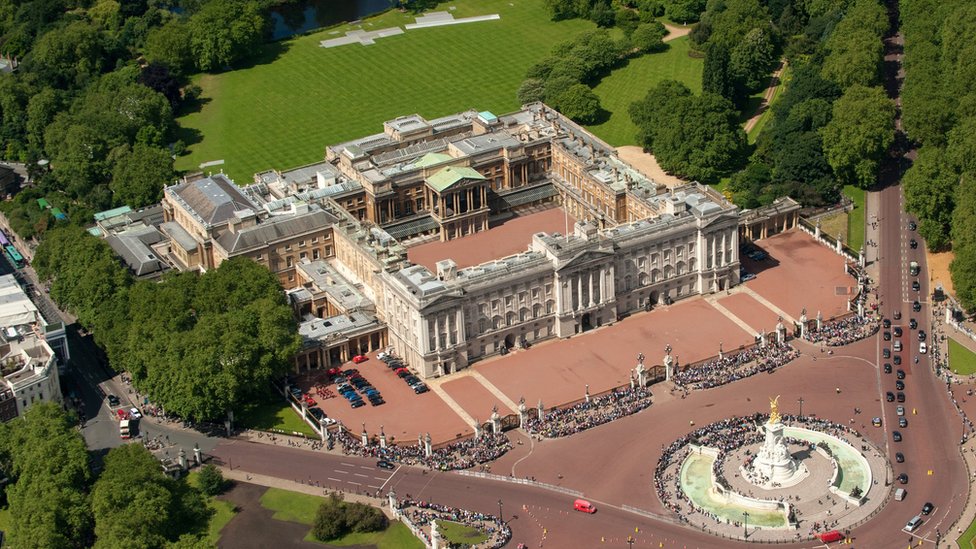 Man, 21, charged with palace trespass