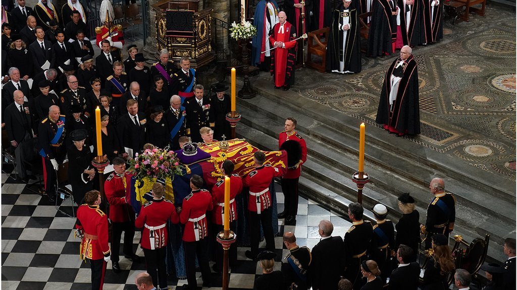写真で見る】 英女王エリザベス2世の葬儀、歴史的な1日を振り返る