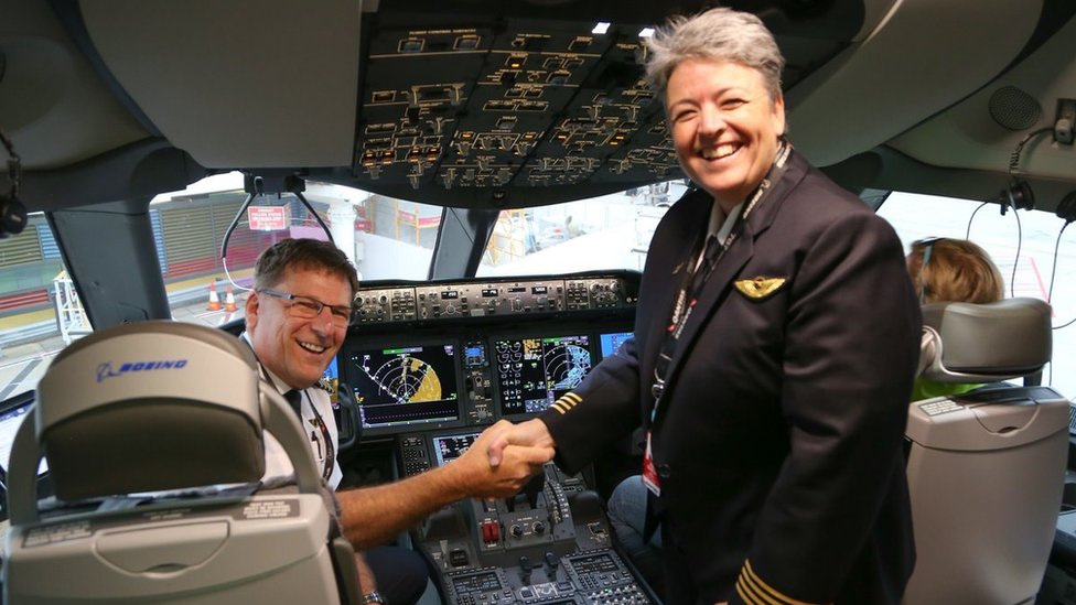 Tortta jinsiy sherigini almashtirish porno video