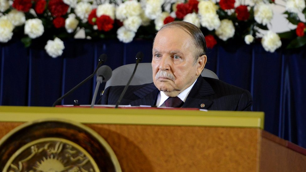Bouteflika veut rester au pouvoir après l'expiration de son mandat