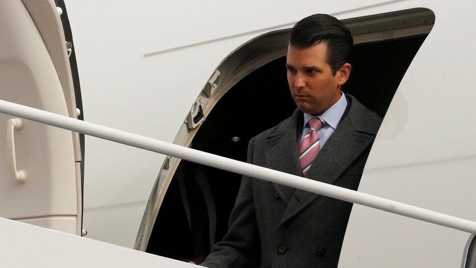 Equipo de Mueller pide documentos sobre Flynn a la Casa Blanca