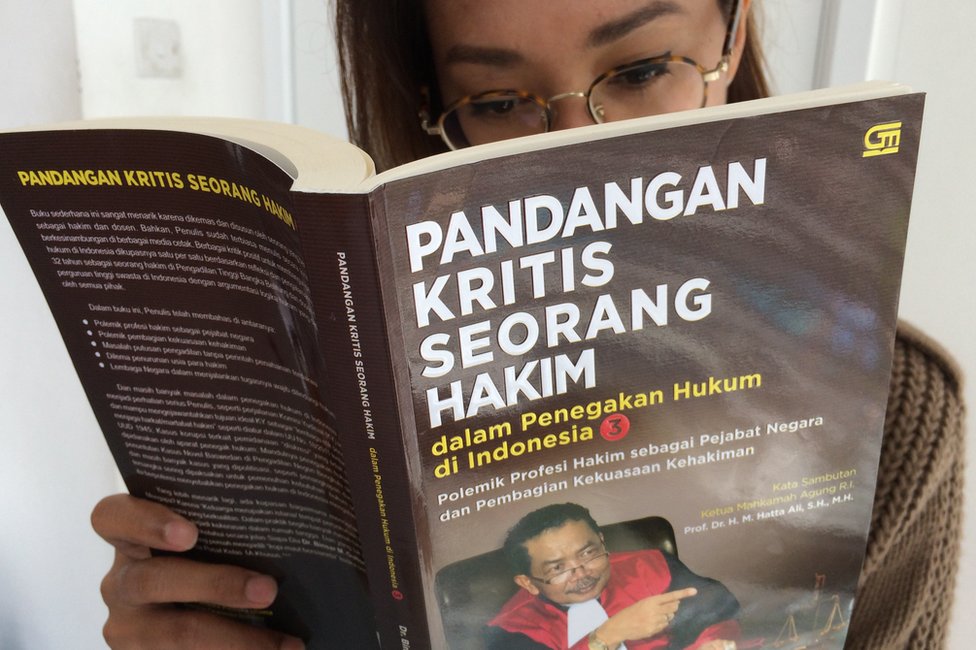 Cunnilingusning ruscha uy qurilishi va xususiy jinsiy aloqa videolari