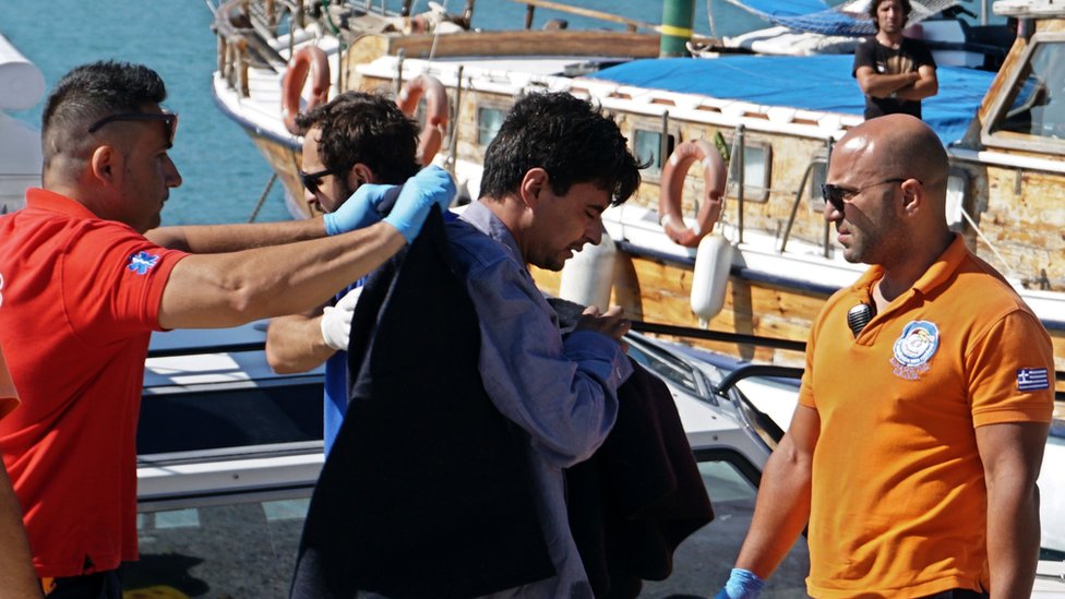 Migrant crisis: Germany warns Turkey against 'blackmailing EU'