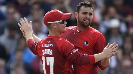 Spinners help Lancashire into final