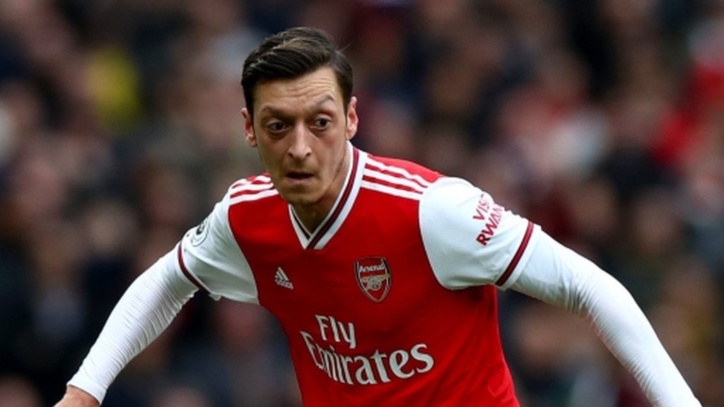 Arsenal in talks to sign Mesut Ozil from Real Madrid - BBC Sport